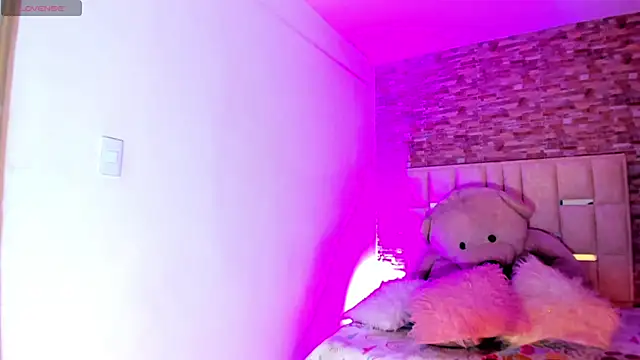 sexy girlts online show from March 9, 2026, 10:35 pm