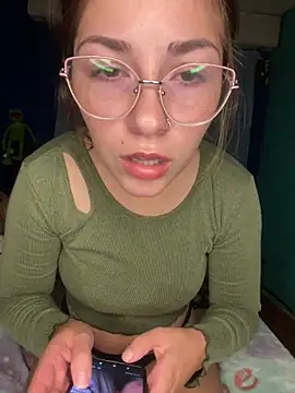 Luna33- online show from April 23, 2026, 9:49 pm