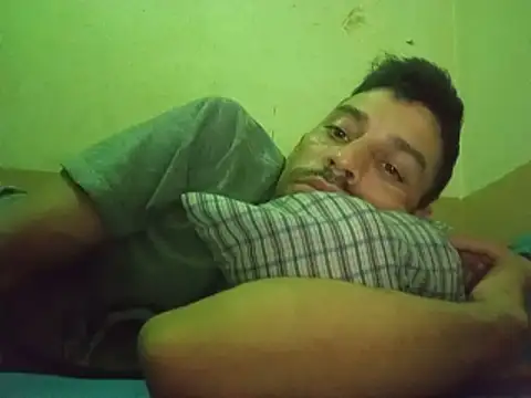 Snapshot of segnini21 chatting on May 19, 2026, 2:40 am segnini21 online show from May 19, 2026, 2:40 am