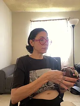 JeanneDuval8888 online show from April 10, 2026, 10:28 pm