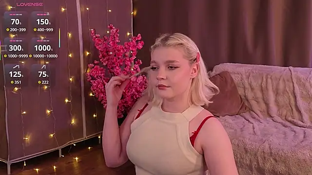 Snapshot of TobiteAnnie chatting on February 26, 2026, 4:29 pm TobiteAnnie online show from February 26, 2026, 4:29 pm