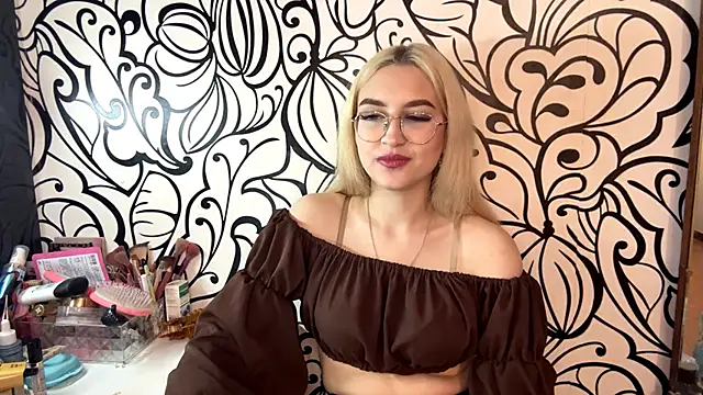 Kat Catherine online show from March 3, 2026, 10:55 am