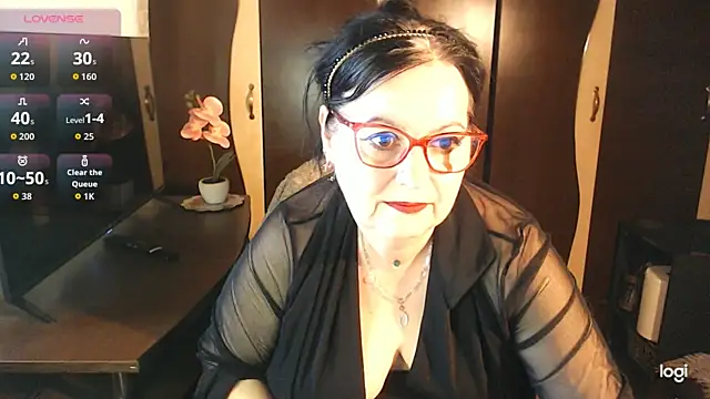 Snapshot of exiMIlf chatting on May 12, 2026, 1:17 pm exiMIlf online show from May 12, 2026, 1:17 pm
