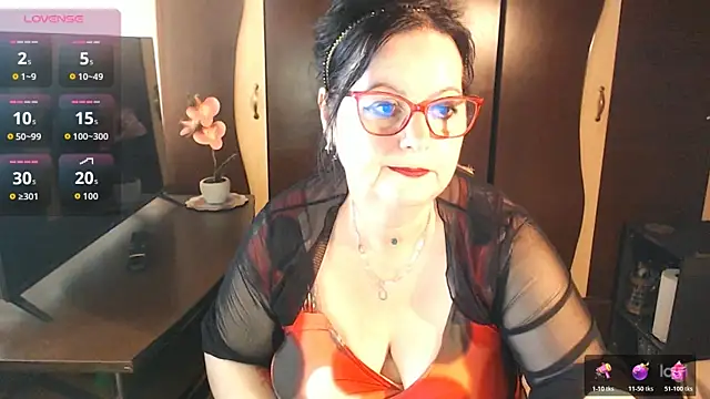 Snapshot of exiMIlf chatting on May 31, 2026, 11:05 am exiMIlf online show from May 31, 2026, 11:05 am