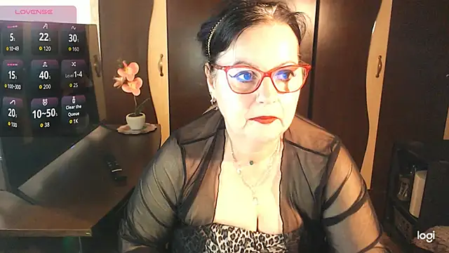 Snapshot of exiMIlf chatting on May 17, 2026, 9:09 am exiMIlf online show from May 17, 2026, 9:09 am