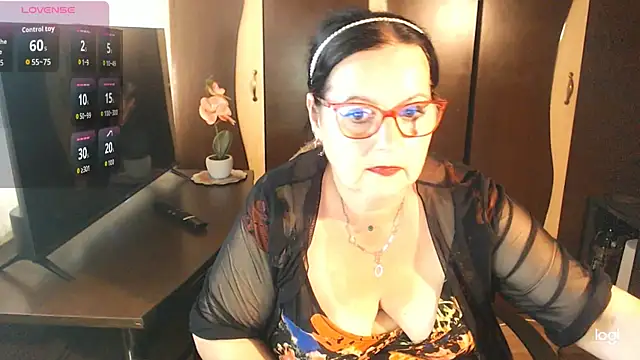 Snapshot of exiMIlf chatting on July 6, 2026, 3:03 pm exiMIlf online show from July 6, 2026, 3:03 pm