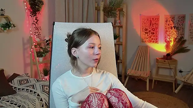 ElliFrankenweenie online show from April 11, 2026, 7:45 am