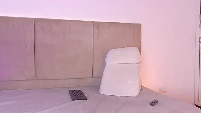 AlexLamunequita online show from April 7, 2026, 11:01 am