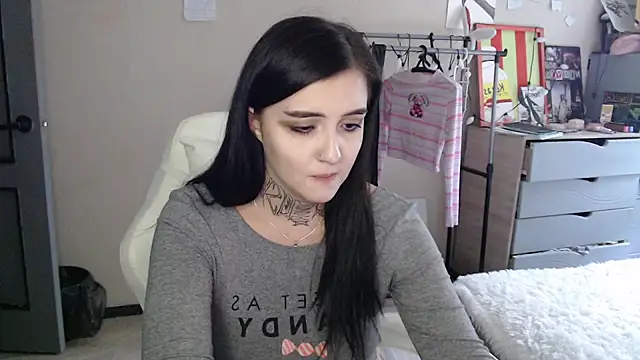 Rin Tozier online show from July 16, 2026, 12:02 pm