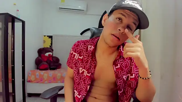 Top and bottom online show from April 9, 2026, 8:37 pm