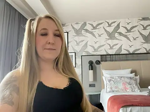 Ninimaus online show from February 14, 2026, 11:43 am