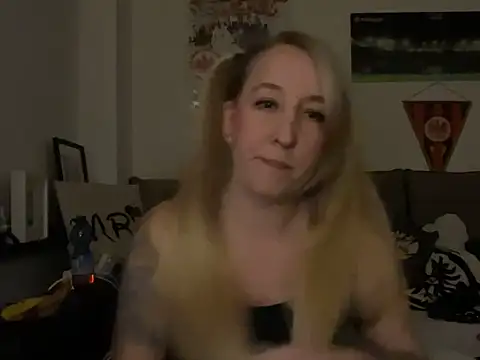 Ninimaus online show from February 20, 2026, 9:06 pm