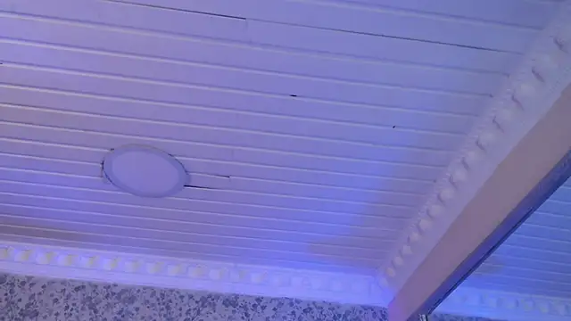 CloheBell online show from February 25, 2026, 12:27 pm