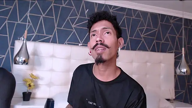 Snapshot of NoaahTylor chatting on February 20, 2026, 8:11 pm NoaahTylor online show from February 20, 2026, 8:11 pm