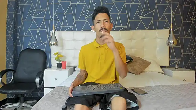 NoaahTylor online show from March 22, 2026, 8:21 pm