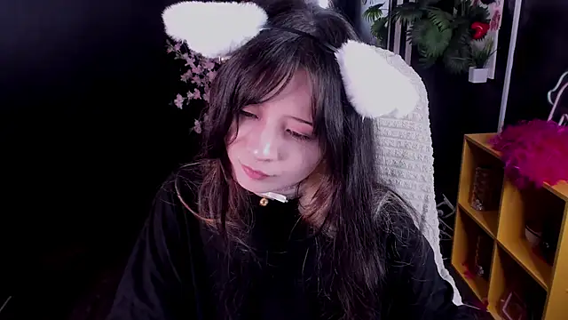 Snapshot of May_Ling chatting on June 18, 2026, 11:37 am May Ling online show from June 18, 2026, 11:37 am