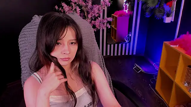 Snapshot of May_Ling chatting on August 5, 2026, 11:15 am May Ling online show from August 5, 2026, 11:15 am