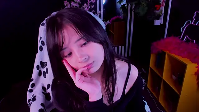 Snapshot of May_Ling chatting on June 20, 2026, 11:15 am May Ling online show from June 20, 2026, 11:15 am