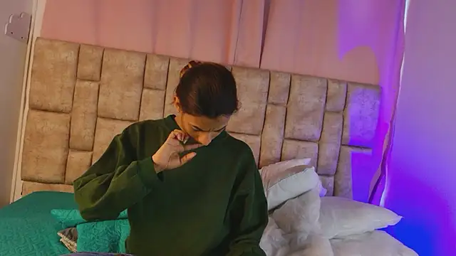 MelanyStone  online show from March 15, 2026, 1:40 pm