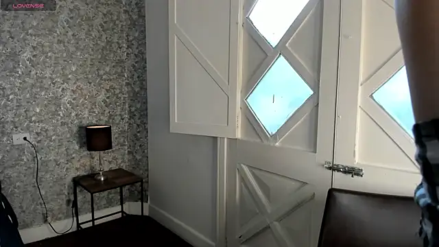 Honey Sweet777  online show from April 18, 2026, 8:09 pm