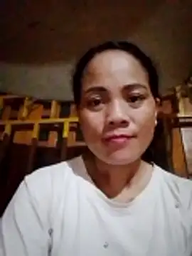 Snapshot of molly-xx chatting on May 19, 2026, 2:24 pm molly-xx online show from May 19, 2026, 2:24 pm