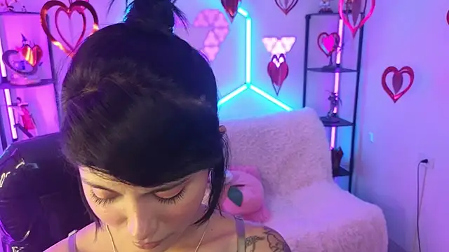 Snapshot of ivonne_heaven chatting on February 15, 2026, 9:58 pm ivonne heaven online show from February 15, 2026, 9:58 pm