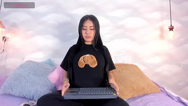 vaelina angels online show from February 17, 2026, 7:05 am