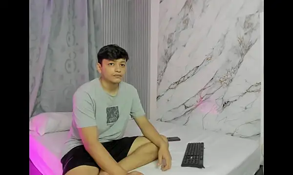 Snapshot of RaiderandRoxie1 chatting on February 23, 2026, 11:05 pm RaiderandRoxie1 online show from February 23, 2026, 11:05 pm