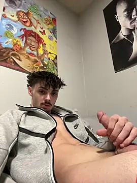 Snapshot of benriskey12 chatting on February 12, 2026, 8:03 am benriskey12 online show from February 12, 2026, 8:03 am