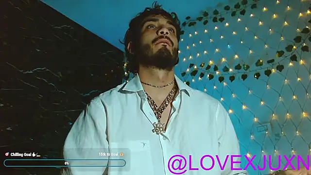 LovexJuxn8 online show from May 12, 2026, 12:51 am