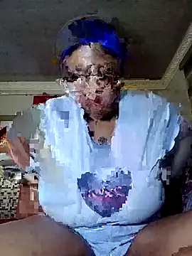 ShantelBootyBoobs online show from April 14, 2026, 7:13 am