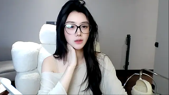 MedeLineayr online show from March 21, 2026, 5:28 pm