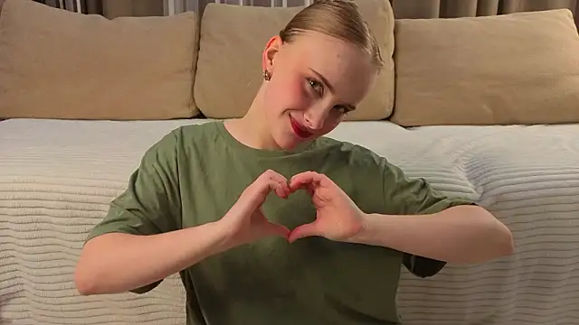 Snapshot of KirstinMcgeady chatting on March 1, 2026, 11:21 am KirstinMcgeady online show from March 1, 2026, 11:21 am