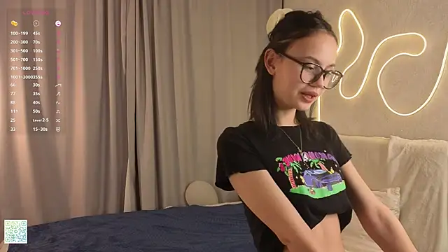 BeatrisRosel online show from March 3, 2026, 6:15 pm