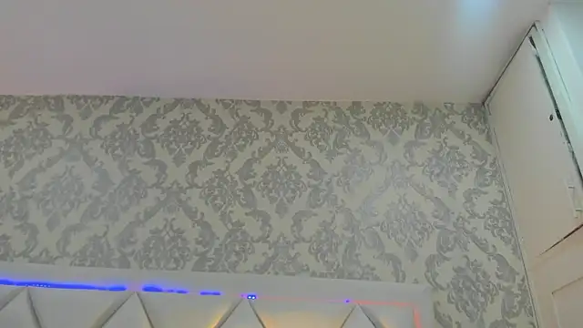 Snapshot of HollyOlson chatting on July 11, 2026, 12:05 pm HollyOlson online show from July 11, 2026, 12:05 pm