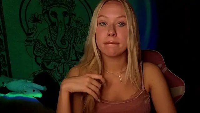 Snapshot of pureeangel chatting on February 23, 2026, 7:58 pm pureeangel online show from February 23, 2026, 7:58 pm