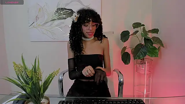Snapshot of Tamia_25 chatting on April 29, 2026, 11:47 am Tamia 25 online show from April 29, 2026, 11:47 am