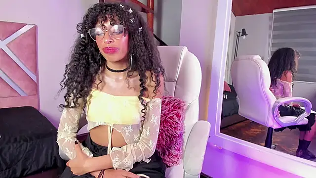 Snapshot of Tamia_25 chatting on May 21, 2026, 8:17 pm Tamia 25 online show from May 21, 2026, 8:17 pm
