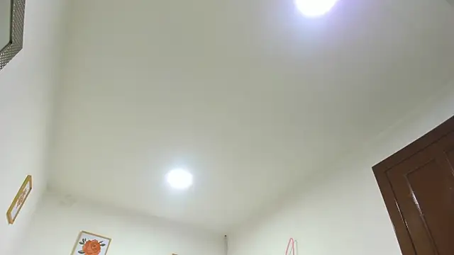 DariaLuca online show from April 16, 2026, 11:33 am