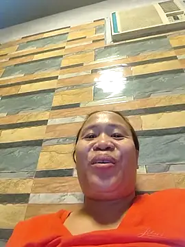 squirtshantal online show from November 1, 2025, 12:54 pm