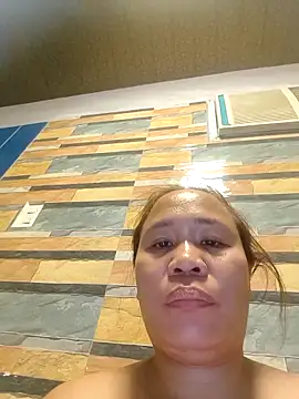 squirtshantal online show from October 17, 2025, 4:42 pm