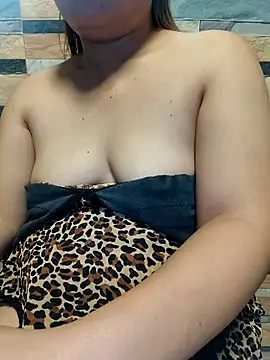 squirtshantal online show from January 7, 2026, 11:48 am