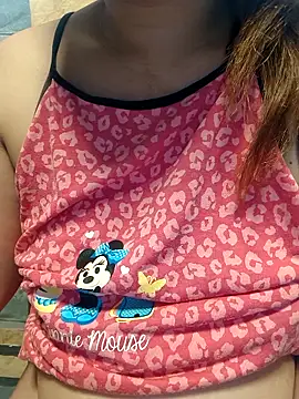 squirtshantal online show from November 7, 2025, 1:43 am