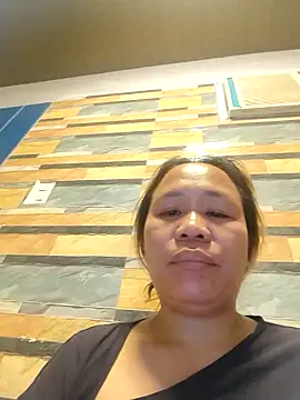 squirtshantal online show from April 10, 2026, 7:59 am