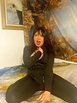 Snapshot of MadamBell chatting on March 19, 2026, 4:40 pm MadamBell online show from March 19, 2026, 4:40 pm