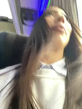 I amSis online show from April 11, 2026, 12:09 pm