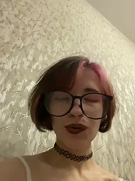 Snapshot of analcutie chatting on February 13, 2026, 1:27 am analcutie online show from February 13, 2026, 1:27 am