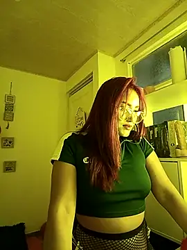 Snapshot of Aleja_Sammy chatting on February 18, 2026, 5:20 pm Aleja Sammy online show from February 18, 2026, 5:20 pm