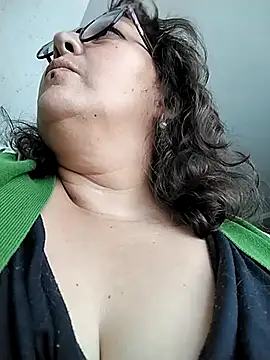  Saraqueen online show from February 18, 2026, 3:52 pm