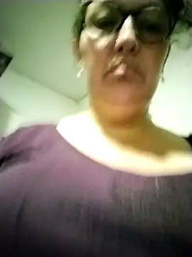  Saraqueen online show from March 23, 2026, 11:37 pm